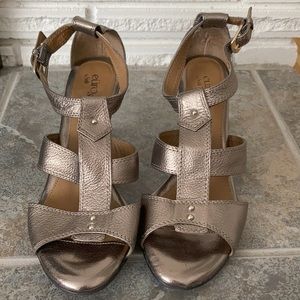 Sofft Metallic Bronze Strappy T-Strap Sandals